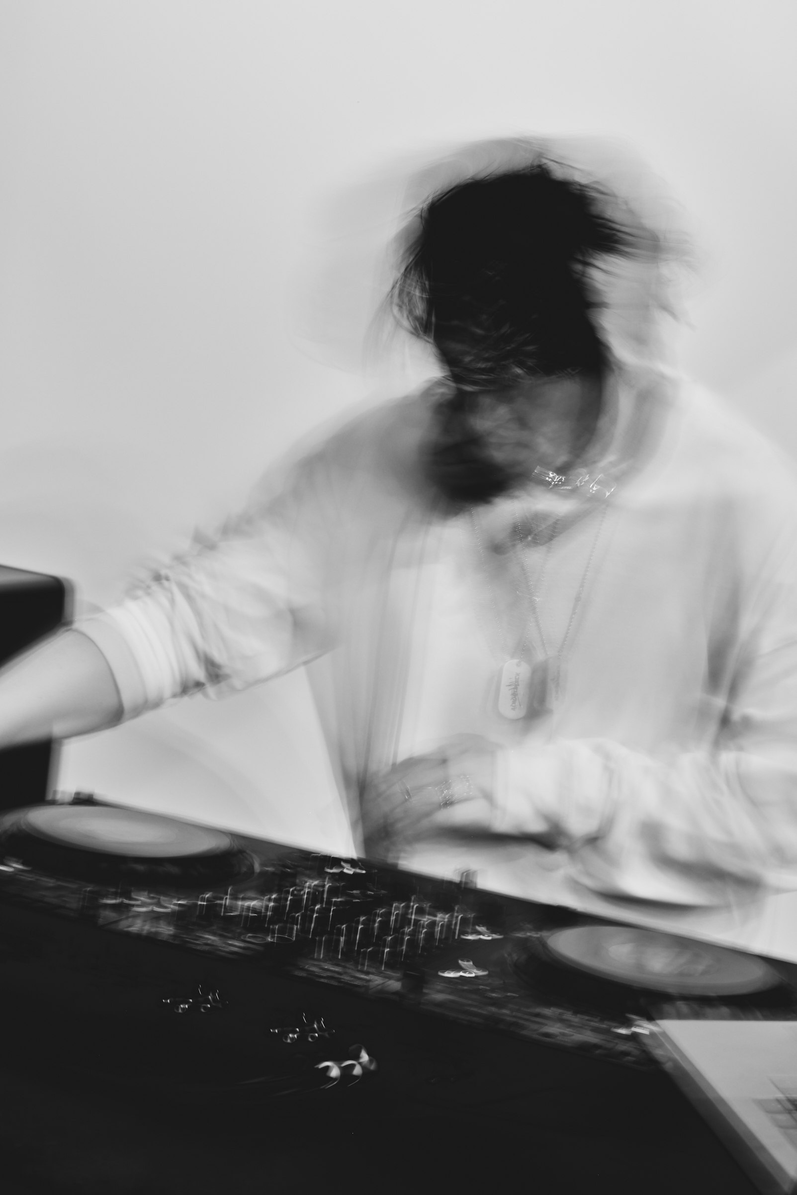 KREVA×ALMOSTBLACK カプセルコレクションリリースを記念した、ローンチパーティを開催。
